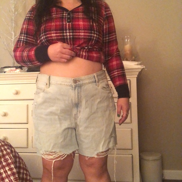 Old Navy Light Blue Distressed Jean Shorts - Picture 12 of 12